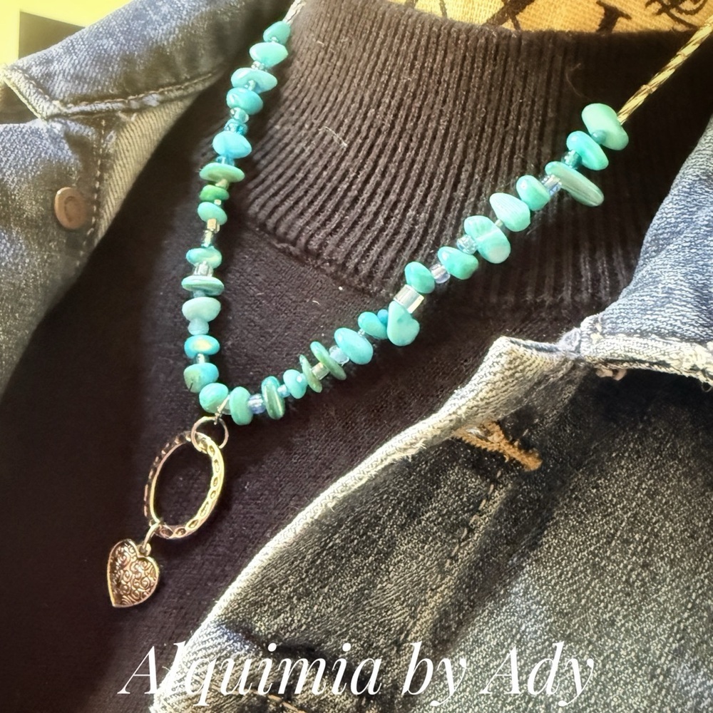 Alquimia Blue mother of pearl Necklace with Heart Charm